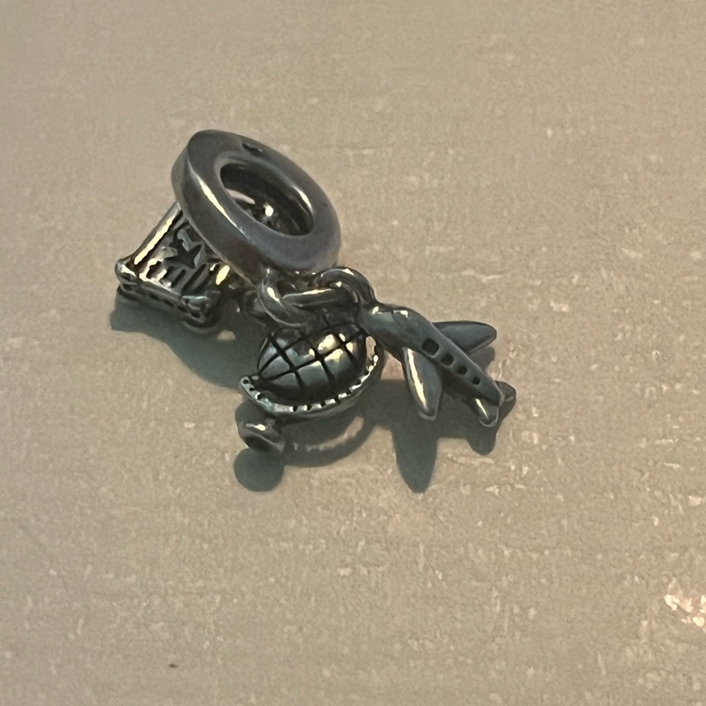Travel Charm - Picture 4 of 4